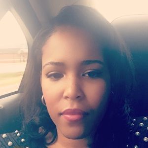 Meet your Posher, Cynthia